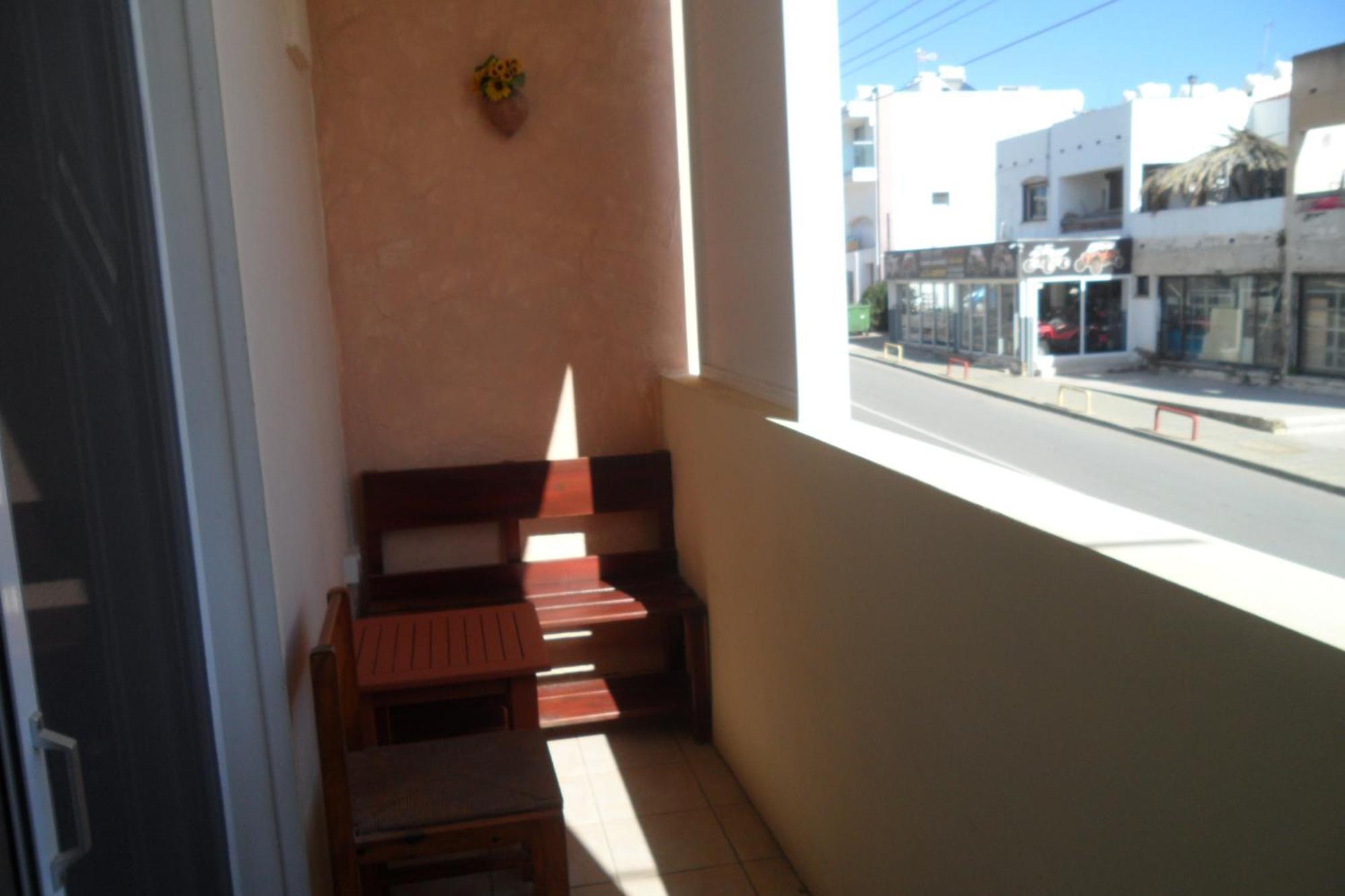 Family And Friends Flat Close To The Sea, Free Internet Айя Напа Екстериор снимка